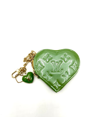 Apple Green Vernis Heart Charm